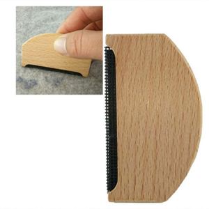 หวีไม้สลักลายโลโก้ด้วยเลเซอร์ สำหรับเสื้อผ้าขนสัตว์และแคชเมียร์ - Product Image 1