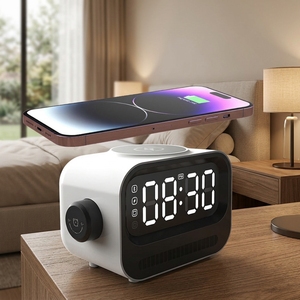 Altavoz 4 en 1 Personalizado con Estación de Carga Inalámbrica, Reloj Despertador, Cargador Rápido de Marca Privada, Luz Nocturna, Cine en Casa, Computadora - Product Image 2