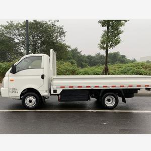 1000kg <span class=keywords><strong>Mini</strong></span> camion de fret électrique boîte de vitesses automatique direction gauche batterie au Lithium R15 pneu cuir nouveau Cargo léger Ev <span class=keywords><strong>Mini</strong></span> Van - Product Image 3