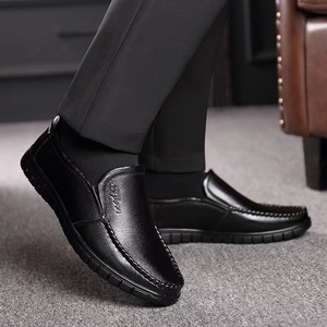 Chaussures bateau en cuir pour hommes à enfiler, bout rond, semelle intermédiaire en EVA, motif uni, semelle extérieure en caoutchouc souple, chaussures de conduite décontractées pour l'automne - Product Image 4
