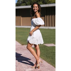 Robe courte à épaules dénudées à manches courtes, best-seller - Product Image 2