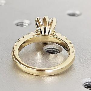 GIA・IGI認定 CVD HPHT ラボグロウンダイヤモンド 14K・18Kソリッドゴールド レディース リング エメラルドカット ヒドゥンヘイロー 婚約指輪 - Product Image 3