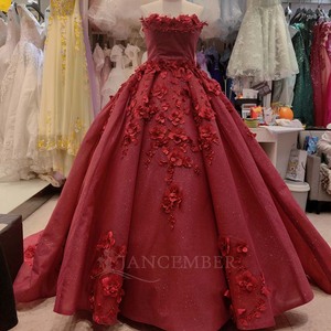 Vestido de Quinceañera Lsany221 Borgoña con Flores 3D, Escote Corazón, Cola Capilla, Antiestático, Hecho a Medida - Product Image 2