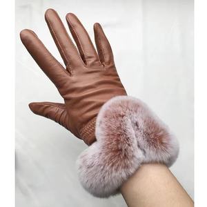 Usine vente en gros dames mode gants en cuir véritable avec poignets en <span class=keywords><strong>fourrure</strong></span> pour l'automne et l'hiver chaud lapin <span class=keywords><strong>fourrure</strong></span> mitaines femmes - Product Image 1
