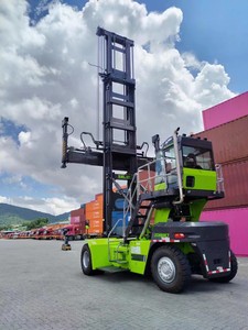 China Zoomlion ZRS4531 Apilador de alcance de 45 toneladas para elevación de contenedores de puertos y terminales - Product Image 5