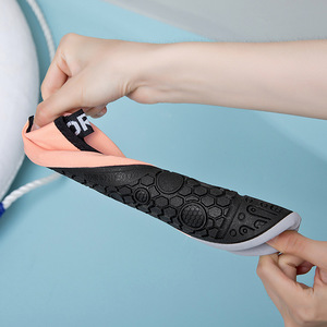 Chaussures de plage pour hommes et femmes pour la plongée en apnée, la natation, le yoga, les semelles en caoutchouc épaissies antidérapantes pour le rafting et le traçage de rivière - Product Image 2