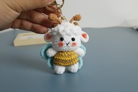 Adorable poupée abeille ou mouton en crochet fait main, breloque de sac en fil tricoté, jouet amigurumi, objets décoratifs