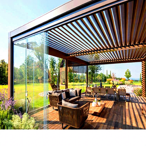 Pergola Bioclimatica da Esterno in Alluminio con Tetto Retrattile Motorizzato e Vetri Scorrevoli Personalizzata per Giardino e Patio - Product Image 1