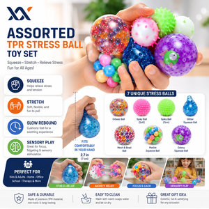 Boules de Noël tendance TikTok : Jouets anti-stress en relief Père Noël et Bonhomme de neige, balles squishy de Noël - Product Image 3