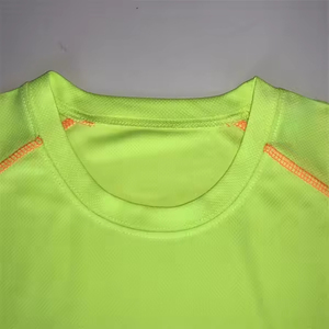 Camiseta Deportiva Transpirable Personalizada para Hombre, para Maratón, 100% Poliéster, con Estampado Verde Fluorescente - Product Image 3