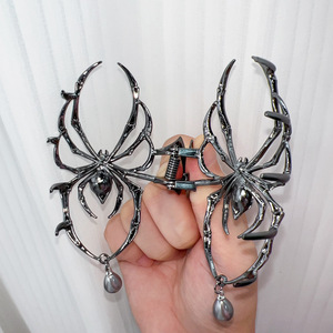 Persoonlijkheid Eigenzinnig Gothic Stijl Gelegeerd Spider Haarclip Halloween Mode Temperament Diamant Ingelegd Elegante Haai Clip - Product Image 4