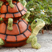 Gestapelte Schildkröten Gartenfigur mit Solar-Laterne Harz-Schildkrötenfigur für Außendekoration