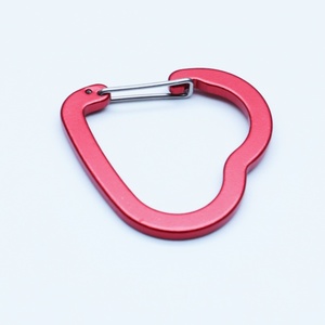 Mousqueton en forme de coeur petits cadeaux en acier au carbone en aluminium en forme de coeur avec porte métallique pour événements promotionnels et mariage - Product Image 3
