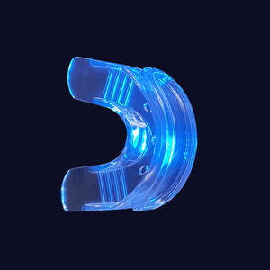 Custom stampaggio Gel di Silicone vassoio dentale professionale sbiancamento dei denti Kit con protezione della bocca per la macinazione dei denti - Product Image 1