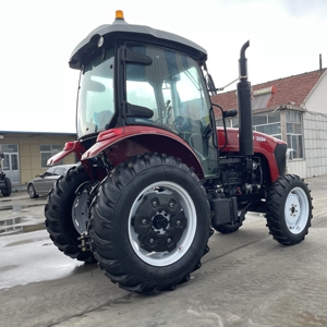 Tracteur à roues YTO 140 CV avec moteur Cummins de Qingdao, composants essentiels personnalisables, économe en énergie et rentable pour l'agriculture - Product Image 4