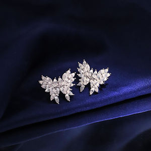 ต่างหูมาร์ควิสทรงผีเสื้อประดับมอยส์ซาไนต์ ดีไซน์คลาสสิก หรูหราเบาๆ ชุบทองคำขาว จากเทียนหยู เจ็มส์ - Product Image 1