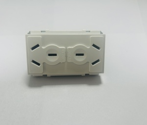 Tomada Universal Multifuncional de Alta Qualidade com Módulo de Seis Furos 10A 250V - Product Image 4