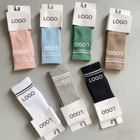 Chaussettes personnalisées OEM pour hommes et femmes, respirantes, confortables, en coton tricoté, imprimées et brodées, avec logo, pour le sport et les loisirs.