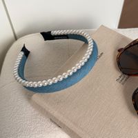 Nouveaux serre-têtes en satin perlé d'usine OEM, bandeaux polyvalents mignons et élégants pour femmes, barrettes de maintien des cheveux pour l'extérieur, accessoires capillaires