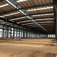 Bâtiment préfabriqué en structure métallique industrielle, atelier et entrepôt à ossature en acier haute résistance pour usine