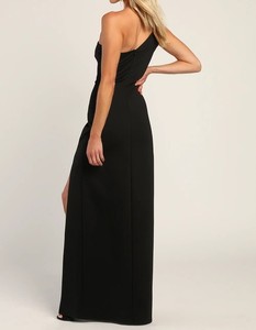 2024 <span class=keywords><strong>grossiste</strong></span> personnalisé nouvelle conception été Simple noir robes de mode femmes une épaule mince fente Sexy tenue décontractée - Product Image 4