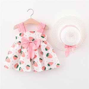 Fournisseur chinois de vêtements d'été en coton rose et rouge à pois, robe pour fille avec motif fraise, jupe pour bébé avec chapeau de soleil - Product Image 3
