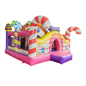 Gonfiabile a Tema Caramelle con Parete da Arrampicata e Scivolo per Bambini - Product Image 1