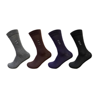 Vente en gros de chaussettes courtes fines et confortables pour hommes Style décontracté en noir gris respirant excellent pour la manchette de logo de la saison de printemps