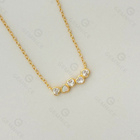 Conjunto de Joyería Gemnel de Plata 925 con Bisel de Corazón, Ópalo y Circonita, Collar con Colgante de Corazón Horizontal, Aretes, Joyería Minimalista