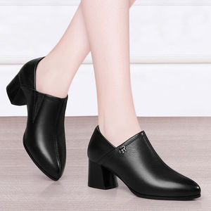 Stivali Singoli in Pelle alla Moda per <span class=keywords><strong>Donna</strong></span>, <span class=keywords><strong>Scarpe</strong></span> con <span class=keywords><strong>Tacco</strong></span> <span class=keywords><strong>Medio</strong></span> Leggere per Mamme, Autunno/Inverno con Chiusura a Bottone - Product Image 3