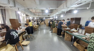 लक्जरी विशाल 24 घड़ी स्टोरेज डिस्प्ले केस एल्यूमीनियम मिश्र धातु घड़ी बैंड स्ट्रैप बॉक्स लॉक के साथ - Product Image 6