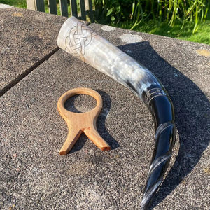 แก้วเขาสัตว์ขัดเงาทำมือ เป็นมิตรกับสิ่งแวดล้อม สำหรับดื่มแชมเปญ เบียร์ พิมพ์โลโก้ตามสั่ง คุณภาพสูง สไตล์สัตว์ แบบกำหนดเอง - Product Image 1