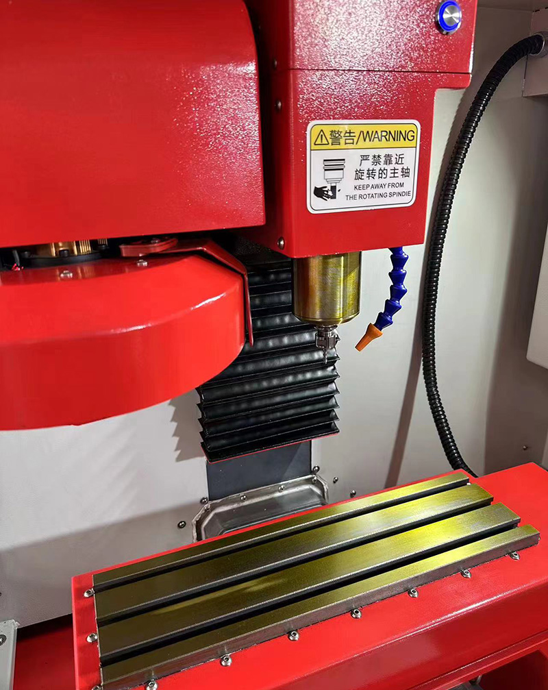 XH7115B Mini CNC Milling Machine - Precision and Efficiency