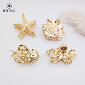 Pinza Metálica para el Pelo para Niña en Dorado y Plateado con Elementos del Océano y Textura <span class=keywords><strong>de</strong></span> Estrella <span class=keywords><strong>de</strong></span> Mar, Pulpo y Caracola - Product Image 2