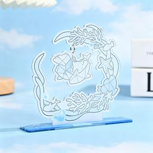 Exhibidor Acrílico Personalizado CCH con Diseño de Anime, Impresión Transparente con Borde Dorado - Product Image 4