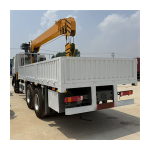 Camión <span class=keywords><strong>de</strong></span> Carga Sinotruk 6x4 <span class=keywords><strong>de</strong></span> Alta Capacidad con Grúa Montada <span class=keywords><strong>en</strong></span> la Plataforma para Transferencia <span class=keywords><strong>de</strong></span> Mercancías - Product Image 4