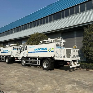 Camión Cisterna de Agua con Motor Diésel Shcman de 9000 Litros (2500 Galones) para Riego - Product Image 4
