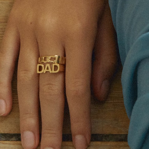 Trendy Tarnish Free High End 18K Gold Plated MOM <strong>DAD</strong> SISTER Stamp <strong>Ring</strong> for Women Stainless Steel Jewelry - Product Image 4