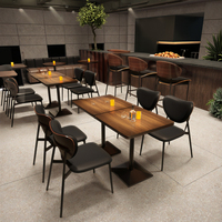 Ensemble table et chaises de salle à manger commerciale au design moderne pour restaurant hôtel avec style panneau en bois