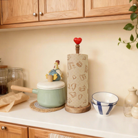 Support de papier essuie-tout en bois d'acacia en gros avec décoration cœur rouge, porte-rouleau de cuisine sur pied, organisateur de comptoir rustique, personnalisable OEM