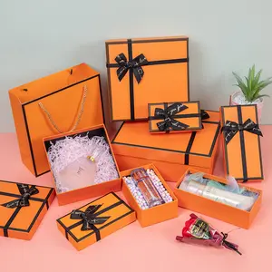 Papier Karton Wellpappe-Versandbox Kosmetik-Geschenkset Verpackungsbox mit Logo bedruckte Papierschachtel