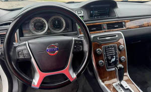 รถยนต์มือสองราคาถูก Volvo XC70 3.2 Wagon 4 ประตู ปี 2012 เบาะหนัง พวงมาลัยซ้าย กล้องมองหลัง ไฟหน้า LED จอสัมผัส ซันรูฟ ขายส่ง - Product Image 6
