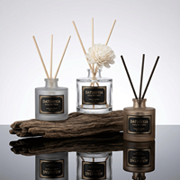 Nouvelle Arrivée Bouteille d'aromathérapie en verre écologique sans flamme 50ml 100ml 120ml 150ml 200ml Diffuseur à bâtonnets Couleur et logo personnalisables