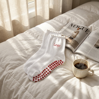 Chaussettes de Pilates personnalisées antidérapantes en coton peigné brodé, chaussettes de yoga et de Pilates personnalisées