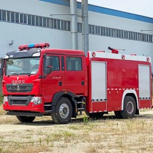 Nouveau <span class=keywords><strong>camion</strong></span>-citerne à mousse de sauvetage pour la lutte contre les incendies dans les usines minières, 8000L 4x2 Euro 5 Diesel SINOTRUK HOWO OEM - Product Image 1