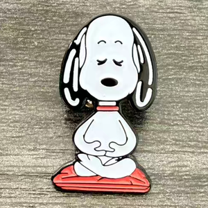 En gros, Pin's en métal émaillé motif chien méditant mignon, style dessin animé, cadeaux souvenirs, pin's en métal motif chiot dessin animé pour vêtements, stock disponible - Product Image 3