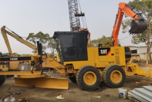 รถเกรดเดอร์ CAT 140H พร้อมใบมีดดันดินและริปเปอร์ เครื่องจักรปรับระดับพื้นที่ที่มีประสิทธิภาพเสถียรสำหรับขายต่างประเทศ - Product Image 3