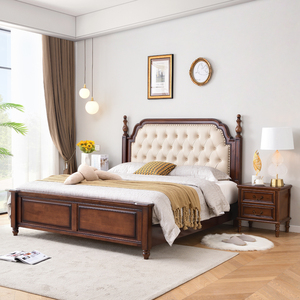 Chambre à coucher <span class=keywords><strong>de</strong></span> style europé<span class=keywords><strong>en</strong></span> du milieu du siècle, livraison rapide, avec <span class=keywords><strong>lit</strong></span> <span class=keywords><strong>en</strong></span> <span class=keywords><strong>bois</strong></span> massif fait main et <span class=keywords><strong>tête</strong></span> <span class=keywords><strong>de</strong></span> <span class=keywords><strong>lit</strong></span> <span class=keywords><strong>en</strong></span> cuir souple - Product Image 1