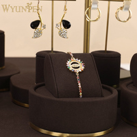 Vente en gros personnalisable Bijouterie Présentoir Collier Mannequins Bracelet Bar Anneau Rack Ensemble d'accessoires en microfibre