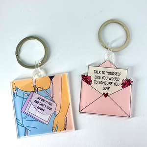 Llavero Acrílico de una Cara con Mensaje Inspirador de Autocuidado, Amor Propio, Estética, Feminismo, Lindo y Positivo, en Oferta - Product Image 1